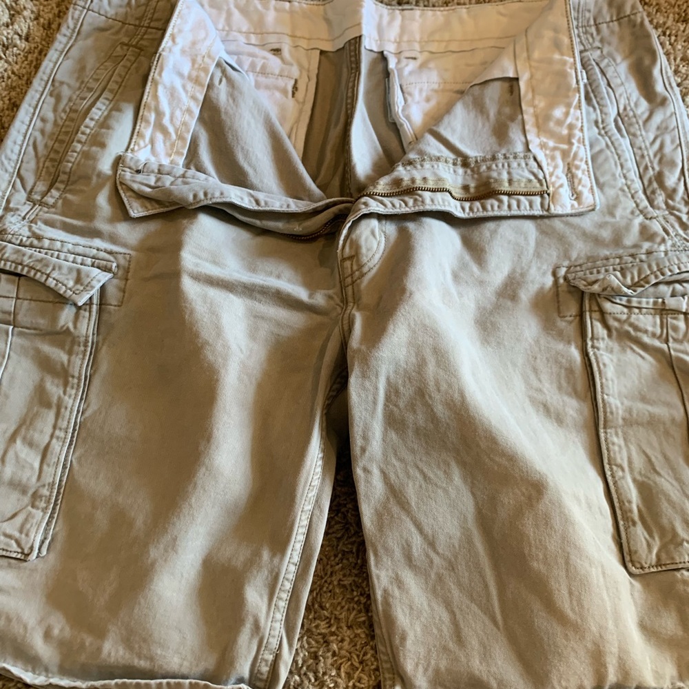 Levi cargo khaki shorts